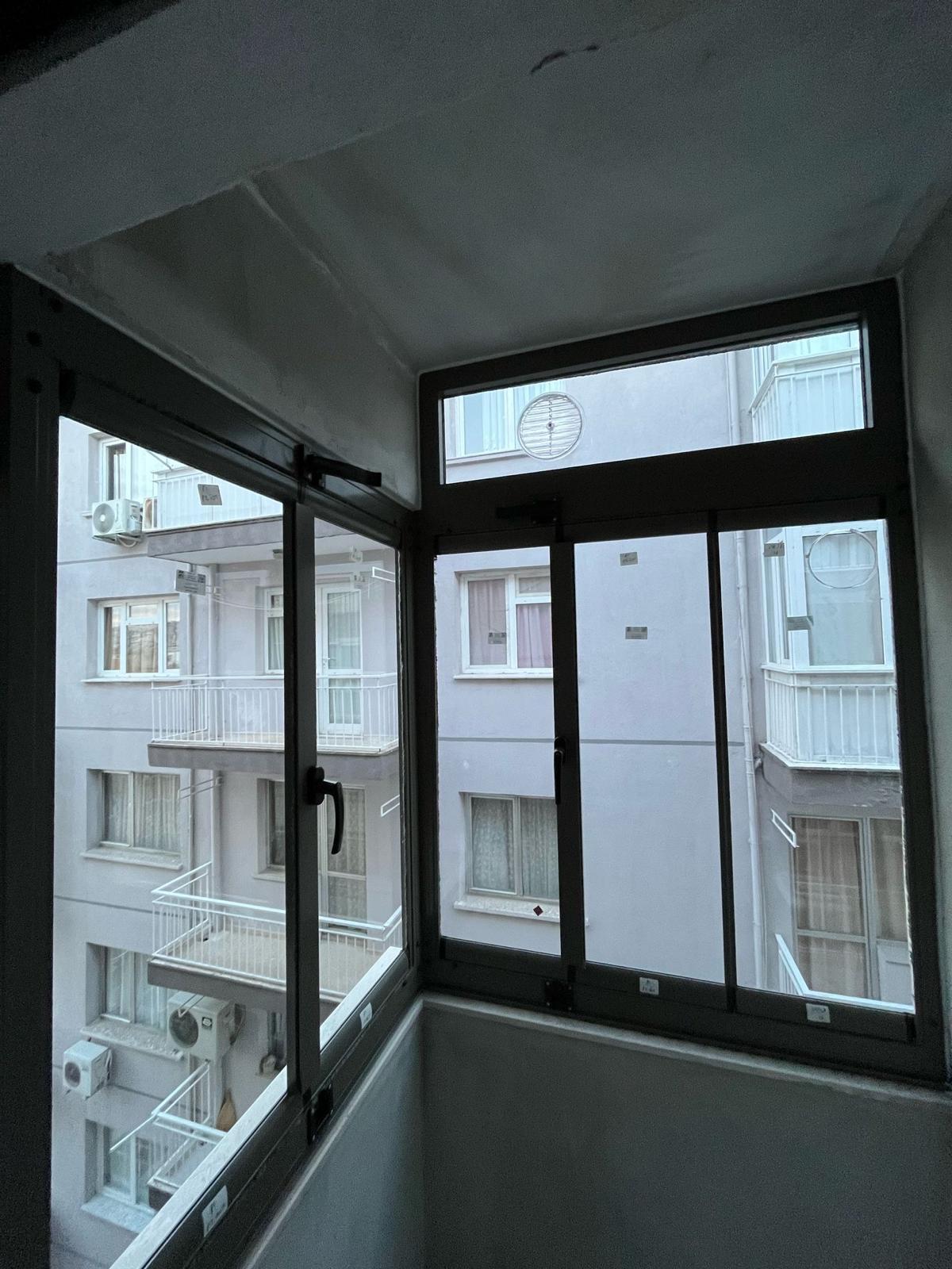 Balkon kapama uygulaması