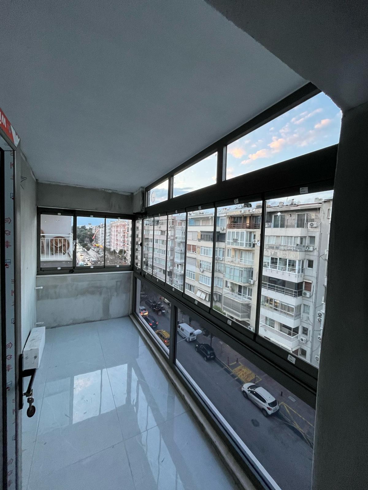 Yüksek kat balkon cam sistemi