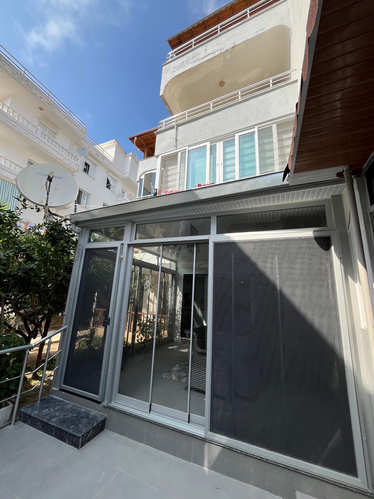 Kavisli balkon cam sistemi
